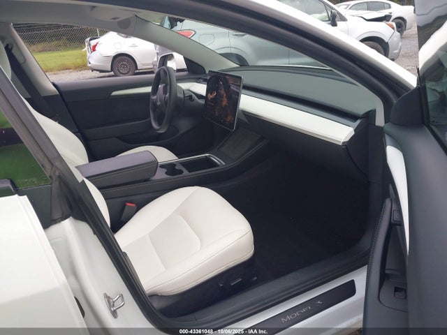 2021 TESLA MODEL 3 5YJ3E1EC9MF985056 Photo 4