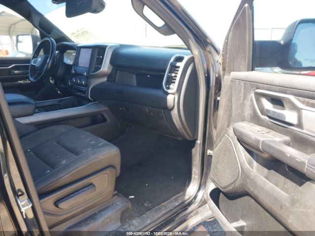2021 RAM 1500 1C6RREBT5MN801556 Photo 4