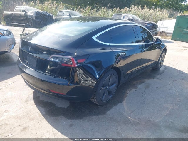 2019 TESLA MODEL 3 5YJ3E1EA8KF415769 Photo 3