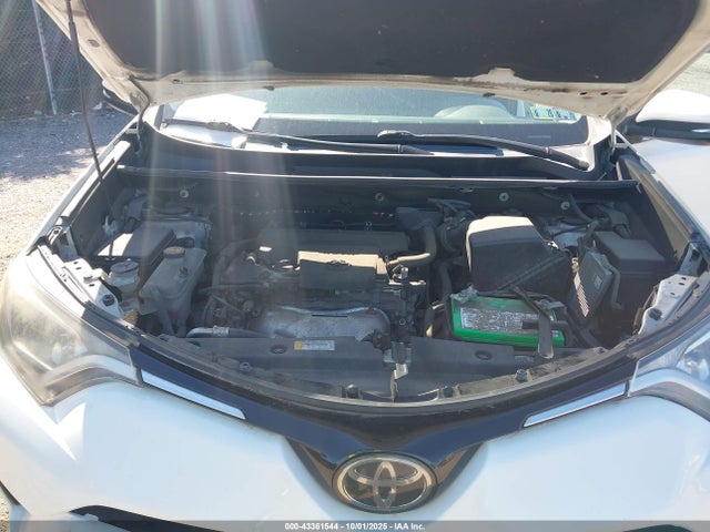 Toyota 2ar-fe 2018 2T3RFREV7JW802928 Image 10