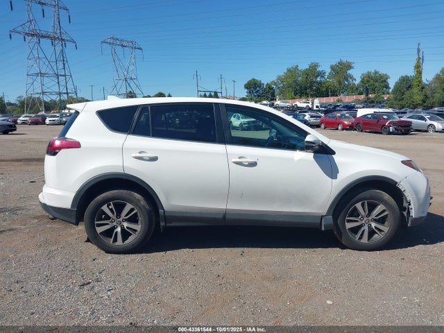 Toyota 2ar-fe 2018 2T3RFREV7JW802928 Image 14