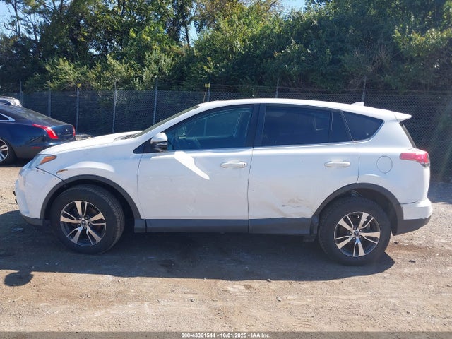 Toyota 2ar-fe 2018 2T3RFREV7JW802928 Image 15