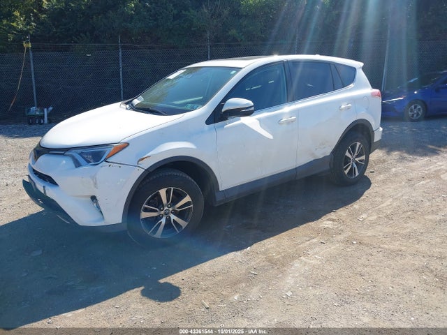 Toyota 2ar-fe 2018 2T3RFREV7JW802928 Image 2