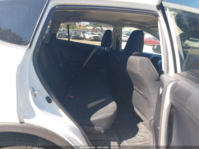Toyota 2ar-fe 2018 2T3RFREV7JW802928 Image 8