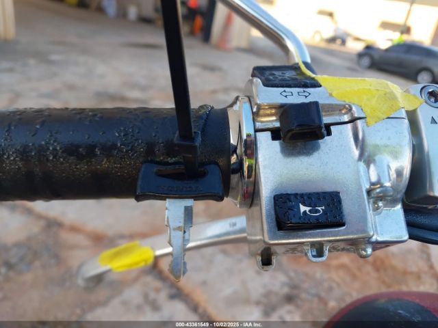 2005 HONDA VT750 JH2RC44555M804314 Photo 10