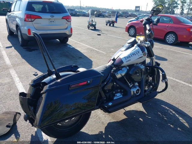 2021 HARLEY-DAVIDSON FLSL 1HD1YDJ12MB062648 Photo 3