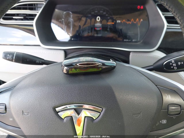 Tesla 2014 2014 5YJSA1H11EFP42621 Image 11