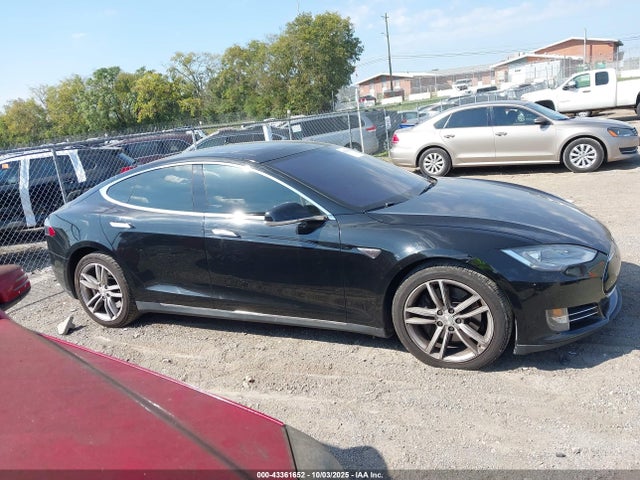 Tesla 2014 2014 5YJSA1H11EFP42621 Image 13