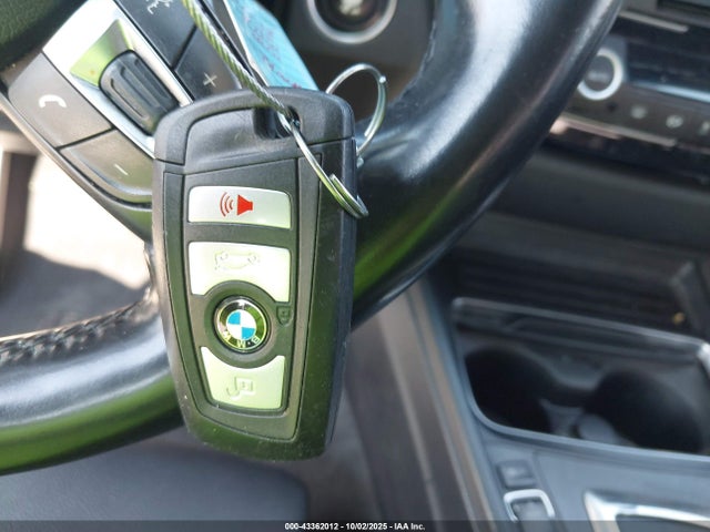 BMW 2018 2018 WBA8A9C52JAD28012 Image 11