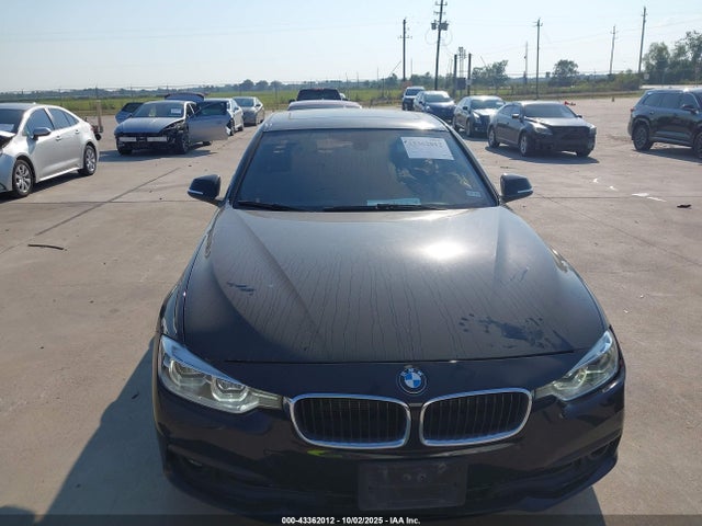 BMW 2018 2018 WBA8A9C52JAD28012 Image 12