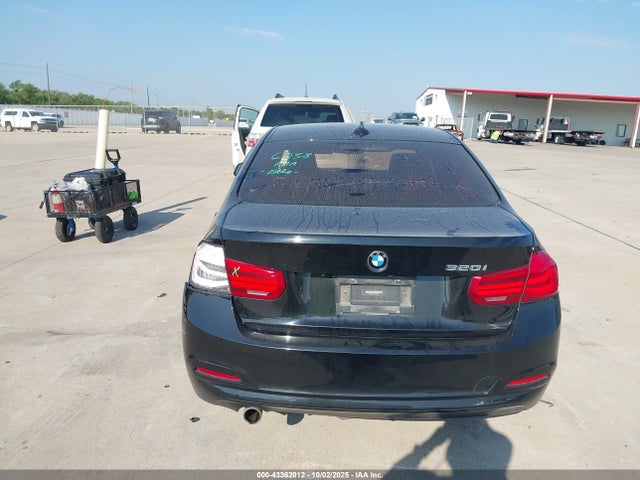 BMW 2018 2018 WBA8A9C52JAD28012 Image 16