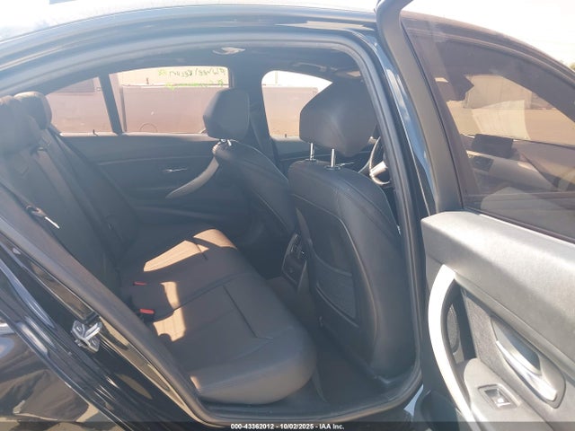 BMW 2018 2018 WBA8A9C52JAD28012 Image 8