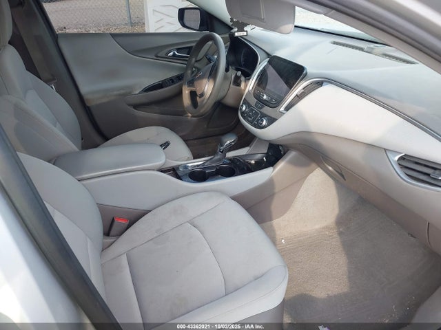 2021 CHEVROLET MALIBU 1G1ZC5ST0MF085758 Photo 4