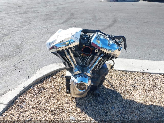 1HD1KGD30HB626870 Harley-Davidson FLTRU