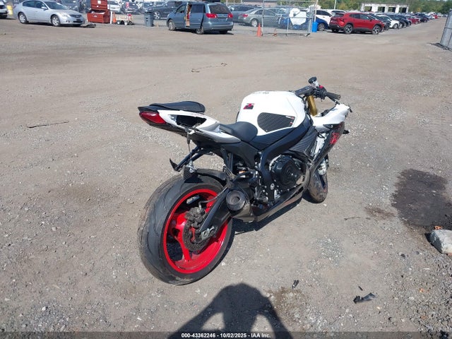 2019 SUZUKI GSX-R750 JS1GR7MA6K7100382 Photo 3