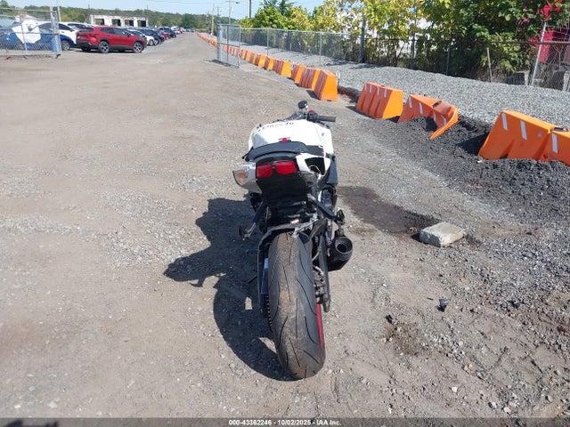 2019 SUZUKI GSX-R750 JS1GR7MA6K7100382 Photo 5