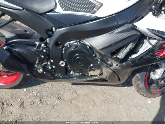 2019 SUZUKI GSX-R750 JS1GR7MA6K7100382 Photo 7