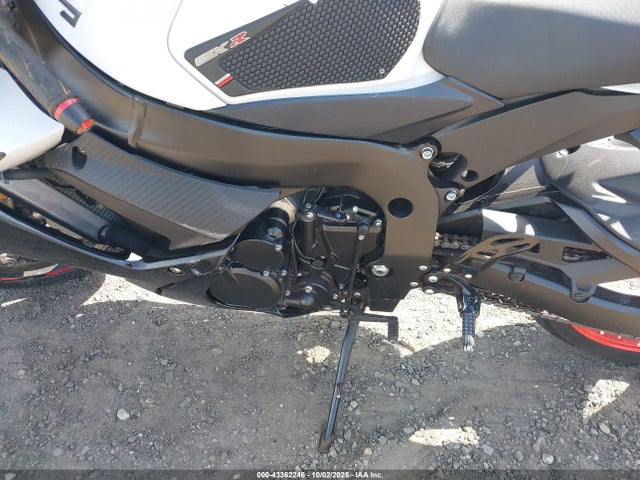 2019 SUZUKI GSX-R750 JS1GR7MA6K7100382 Photo 8