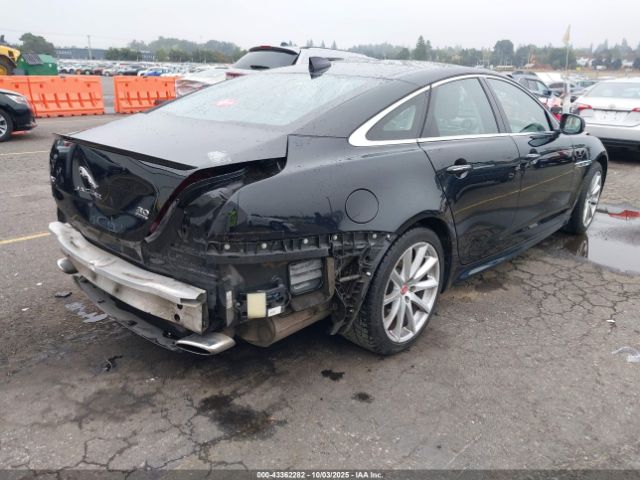 2017 JAGUAR XJ SAJWJ1CD6H8W07904 Photo 3