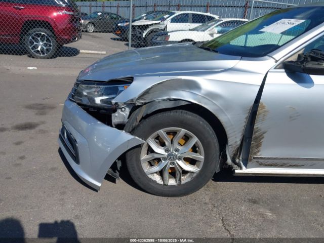 2017 VOLKSWAGEN PASSAT 1VWAT7A32HC003700 Photo 5