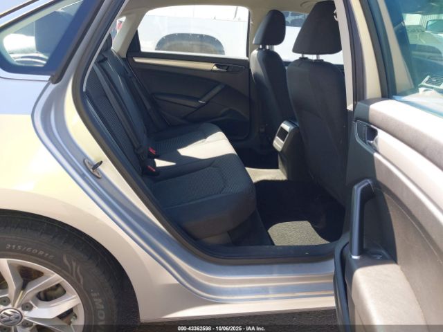 2017 VOLKSWAGEN PASSAT 1VWAT7A32HC003700 Photo 7