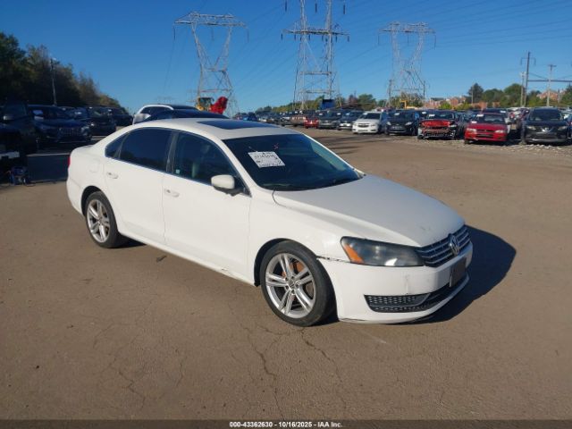 2015 VOLKSWAGEN PASSAT 1VWBV7A32FC030892