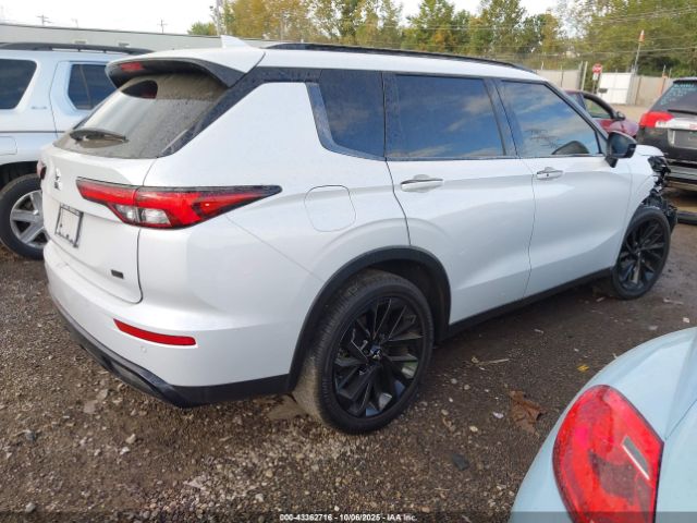 2024 MITSUBISHI OUTLANDER JA4J3WA87RZ074781 Photo 3