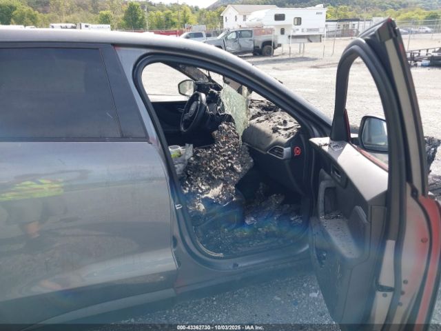 2017 JAGUAR F-PACE SADCJ2BV5HA492856 Photo 4