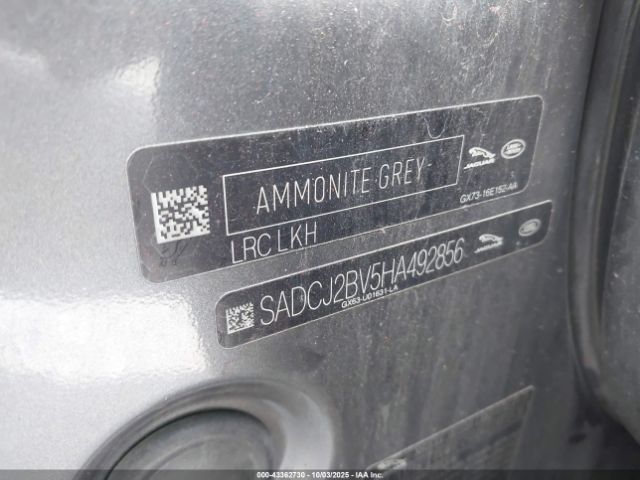 2017 JAGUAR F-PACE SADCJ2BV5HA492856 Photo 8