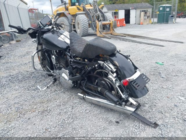 2016 HARLEY-DAVIDSON FLHX 1HD1KBM19GB686436 Photo 2