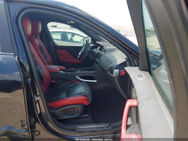 2017 JAGUAR F-PACE SADCM2BV4HA054689 Photo 4