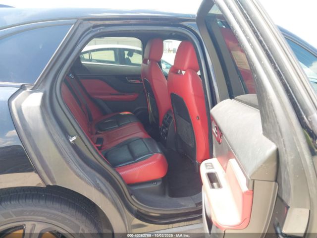 2017 JAGUAR F-PACE SADCM2BV4HA054689 Photo 7