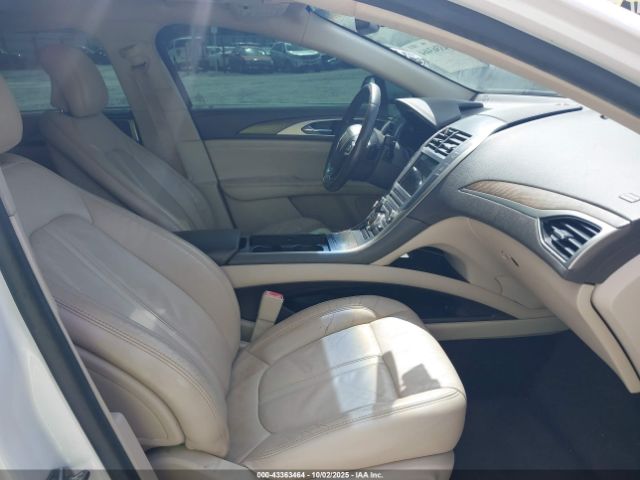 2017 LINCOLN MKZ 3LN6L5C91HR610537 Photo 4