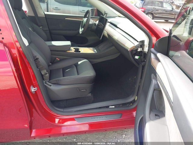 2024 TESLA MODEL Y 7SAYGDEDXRF212195 Photo 4