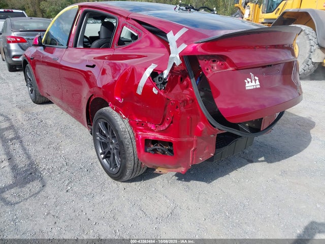 2024 TESLA MODEL Y 7SAYGDEDXRF212195 Photo 5