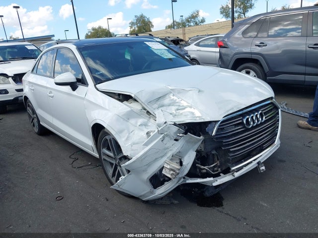 2018 AUDI A3 WAUB8GFF6J1000941 Photo 0