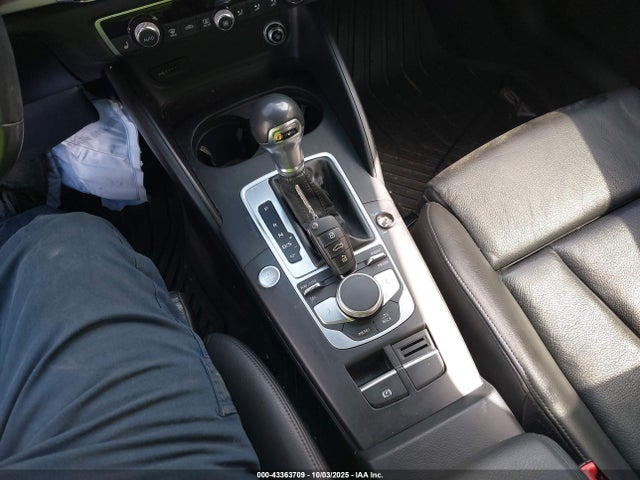 2018 AUDI A3 WAUB8GFF6J1000941 Photo 10