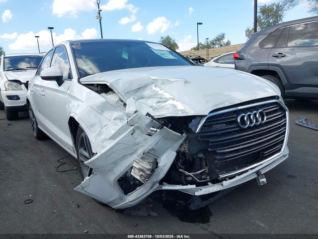 2018 AUDI A3 WAUB8GFF6J1000941 Photo 5