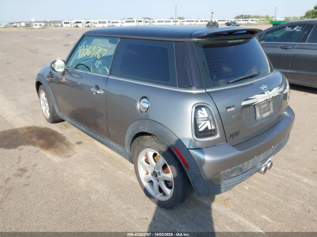 2009 MINI COOPER S WMWMF73509TT96066 Photo 2