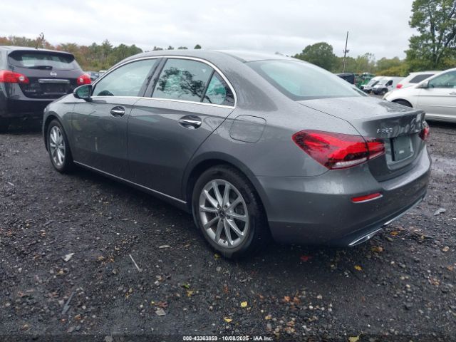 2022 MERCEDES-BENZ A 220 W1K3G4FB2NJ341738 Photo 2