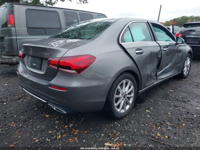 2022 MERCEDES-BENZ A 220 W1K3G4FB2NJ341738 Photo 3