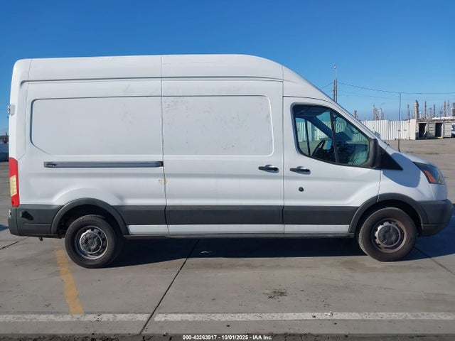43363917 :رقم المزاد ، 1FTYR2XMXFKA99999 vin ، 2015 Ford Transit-250 مزاد بيع