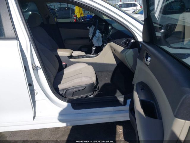 2018 KIA OPTIMA 5XXGT4L36JG189191 Photo 4