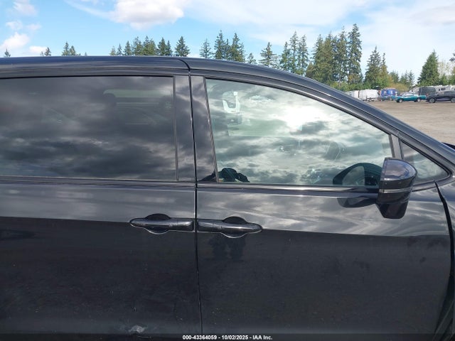Chrysler 2022 2022 2C4RC1L72NR209427 Image 14