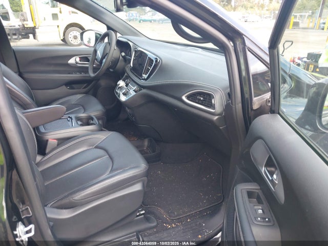 Chrysler 2022 2022 2C4RC1L72NR209427 Image 5