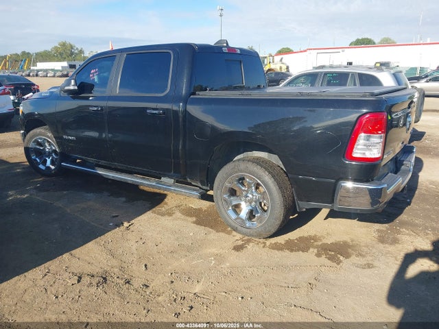 2019 RAM 1500 1C6SRFFT8KN788056 Photo 2