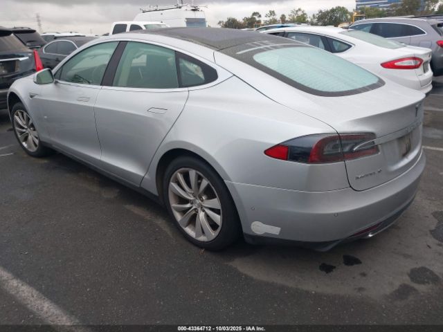 2015 TESLA MODEL S 5YJSA1S15FFP73042 Photo 2