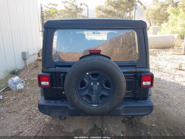 Jeep Wrangler 2018 1C4HJXDG9JW154091 Image 16