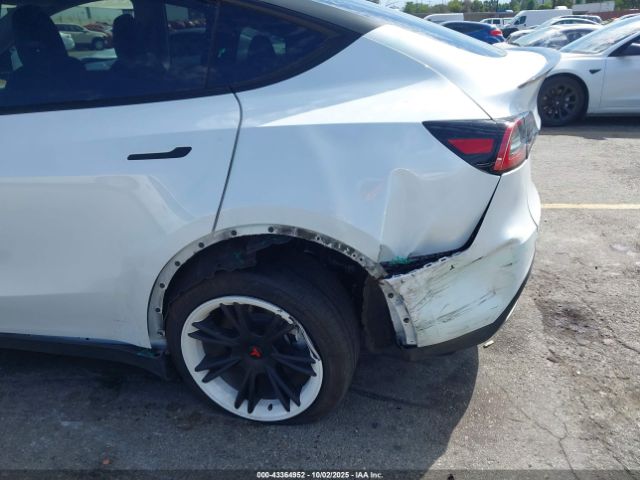 2023 TESLA MODEL Y 7SAYGDEE0PA064707 Photo 5