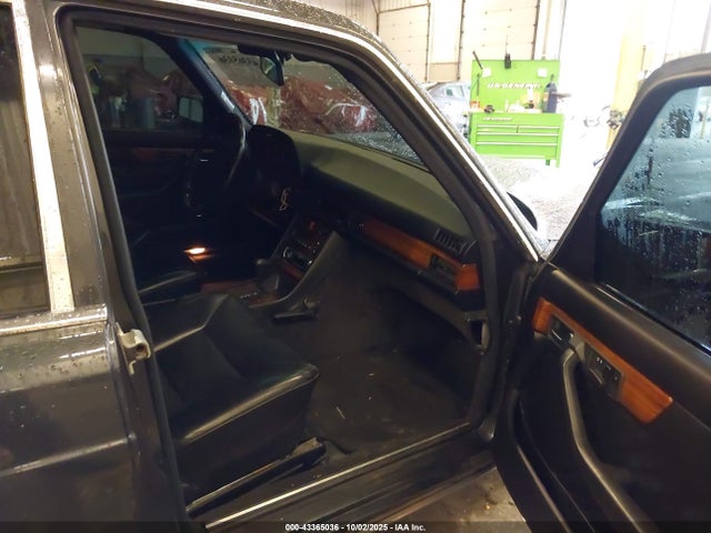 43365036 :رقم المزاد ، WDBCB35D5LA559528 vin ، 1990 Mercedes-benz 350 Sdl مزاد بيع